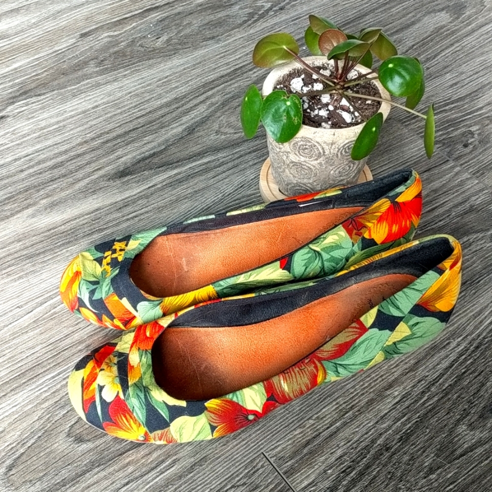 Floral Rattan Rocket Dog Flats - Picture 3 of 8